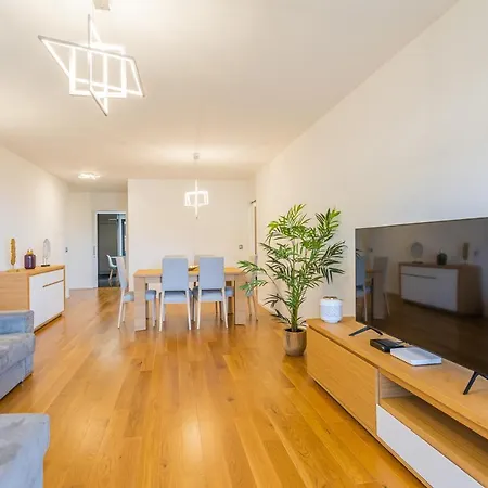 Flh Balcony Flat With Pool *