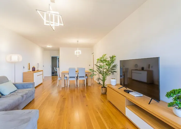 Flh Balcony Flat With Pool *