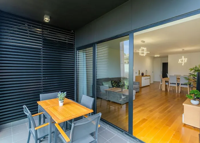 Flh Balcony Flat With Pool *