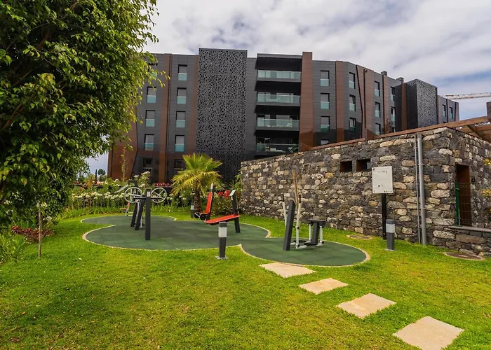 Flh Balcony Flat With Pool פונשל