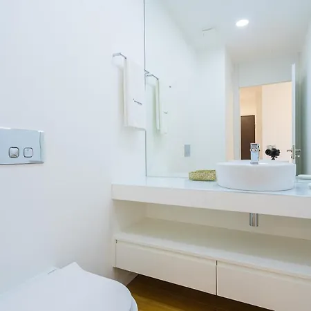 Flh Balcony Flat With Pool