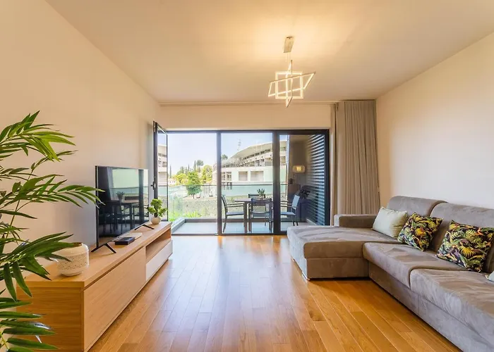 Апартаменты Flh Balcony Flat With Pool Фуншал