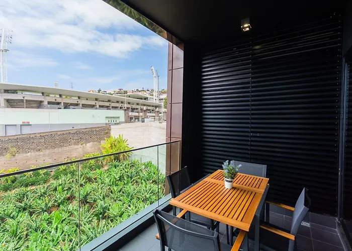 Flh Balcony Flat With Pool