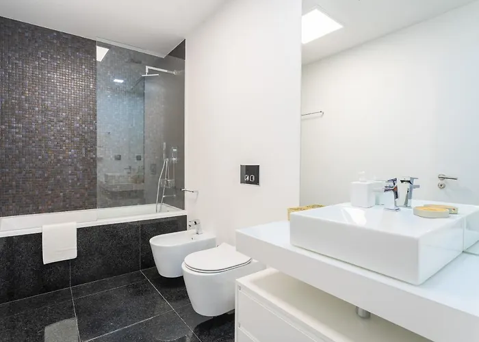 Flh Balcony Flat With Pool Апартаменты