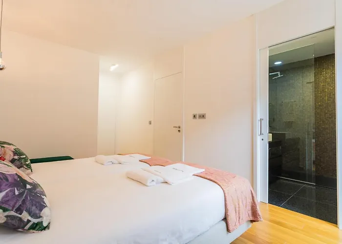 Flh Balcony Flat With Pool